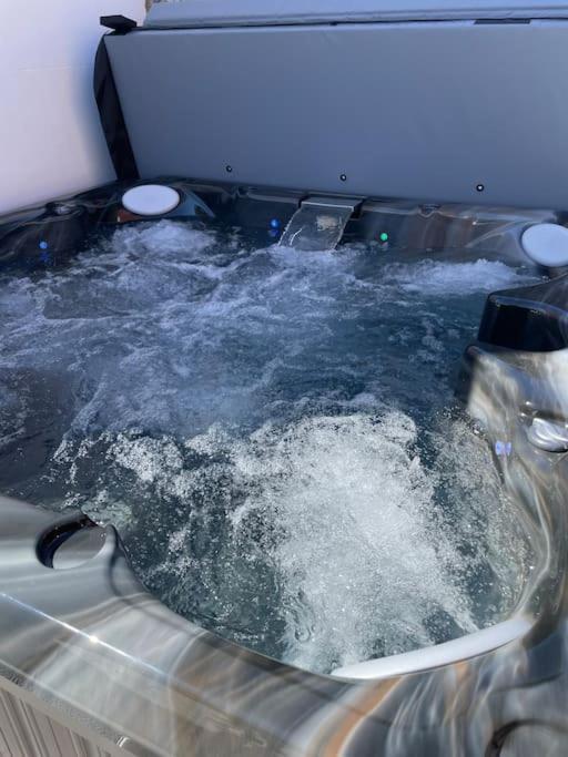 Luxury Georgian Home, Hot Tub, Sea View, Private Garden, Sleeps 6 Bognor Regis Exterior foto