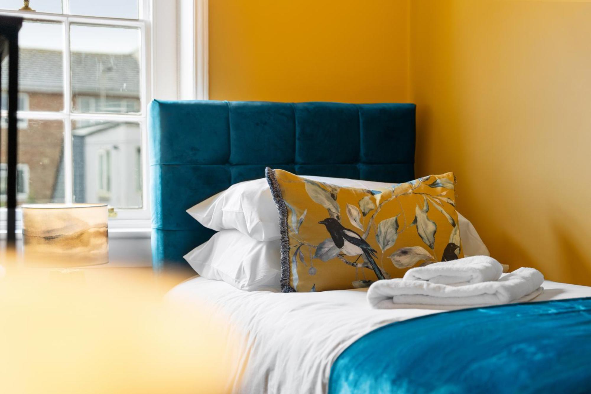 Luxury Georgian Home, Hot Tub, Sea View, Private Garden, Sleeps 6 Bognor Regis Exterior foto